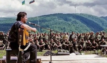 Искусство под обстрелом: 6 звезд, которые приезжали в военную Чечню с концертами