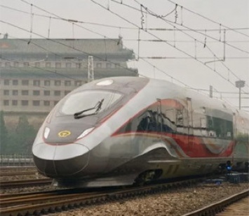В Китае начали функционировать "умные" высокоскоростные поезда нового поколения
