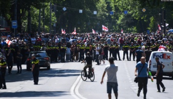 В Тбилиси противники ЛГБТ-марша напали на журналистов, есть пострадавшие