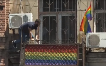 В Тбилиси сторонники консервативных ценностей устроили беспорядки из-за ЛГБТ-прайда