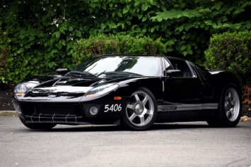 На аукцион выставили суперкар Ford GT образца 2004 года