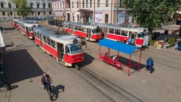 В Киеве несколько дней не будет работать трамвай №15 и №18: запустят временный автобус