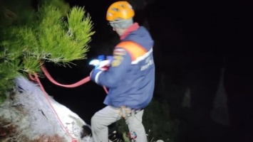 Сегодня ночью спасатели эвакуировали туриста с горы Алчак в Судаке