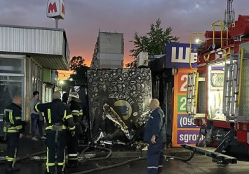 Принадлежали одному владельцу: в Харькове за ночь сожгли четыре киоска