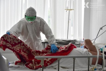 Пациенты ковидных госпиталей в Крыму массово жалуются на жару