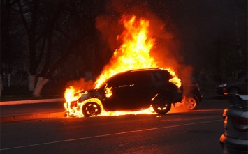 В Полтавском районе пожарные потушили пожар в автомобиле
