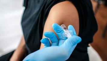 Минздрав планирует выйти на 100 тысяч COVID-прививок в сутки