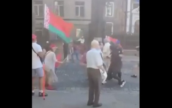 Посольство Беларуси заявило о нападении радикалов в Киеве