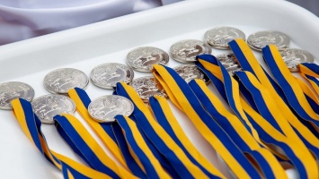 В Энергодаре 14 выпускников закончили школу с золотой медалью
