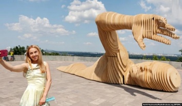 Необычная скульптура для Burning Man украсила Киев (ФОТО)
