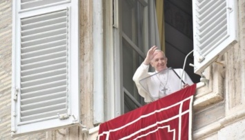 Папа Франциск прочтет молитву из больницы