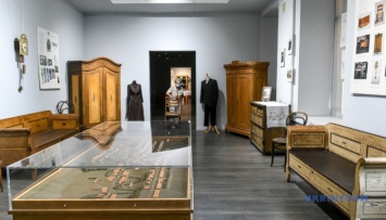 В запорожском музее показали, как выглядела мебель в домах меннонитов