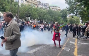 Во Франции протестовали против вакцинации