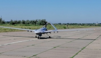 Украинские военные получили первый турецкий боевой дрон Bayraktar