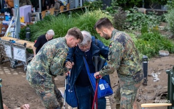 В Германии более тысячи человек пропали после потопа