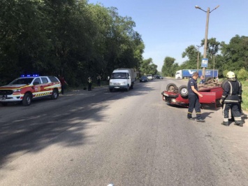 Криворожанин перевернул автомобиль на крышу, но сам остался цел