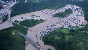 Число жертв наводнений в Бельгии и Германии превысила 90