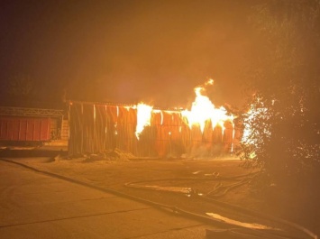 Полиция открыла уголовное дело по факту пожара на складах с древесиной в Харькове