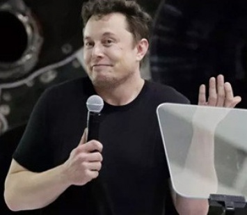 Илон Маск просит не доверять автопилоту Tesla