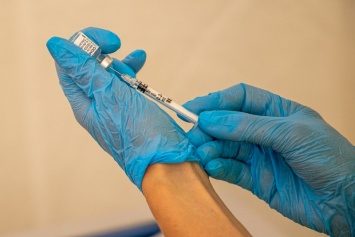 Pfizer или Sinovac: ученые сравнили эффективность вакцин