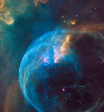 NASA показало, как выглядит звезда, которая горит в миллион раз ярче Солнца