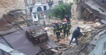 Обвал дома произошел в центре Львова - под завалами обнаружили тело юноши