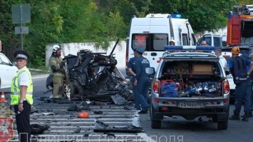 В Крыму КАМАЗ без тормозов таранил автомобили: 5 человек погибли, 9 ранены (видео)