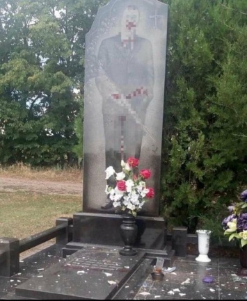 На Харьковщине подростки разрисовали надгробия и сняли на кладбище видео в «TikTok»: полиция проводит проверку, - ФОТО
