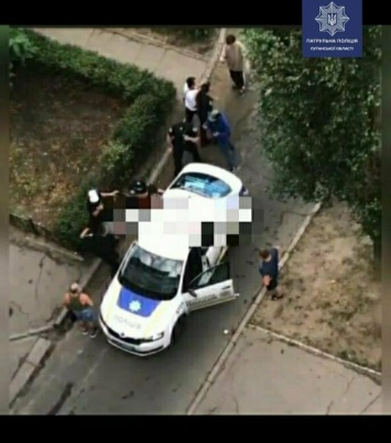 В сети появилось видео с камер полицейских во время задержания подростков в Северодонецке