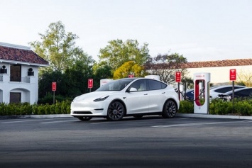 Новые зарядные станции Tesla Supercharger обеспечат мощность 300 кВт и зарядку электромобиля за 10 минут