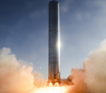 Илон Маск показал огромную ракету Super Heavy с работающими двигателями