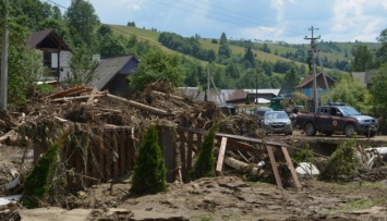 Разрушенные дороги и затопленные дома: на Закарпатье подсчитали убытки от паводка