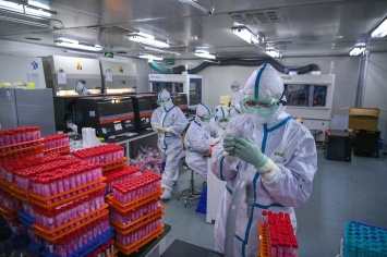 Китай отказался проверять теорию об утечке коронавируса COVID-19 из лаборатории