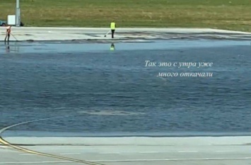 В Одесском аэропорту затопило новую взлетную полосу за 4 миллиарда. И другие последствия урагана (фото)