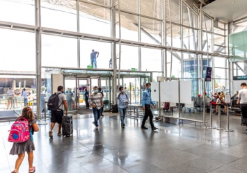 Очередей не будет: в аэропорту "Борисполь" со входа убрали рамки-интроскопы
