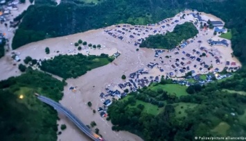 В районах бедствия в Германии вновь начались дожди, готовят эвакуацию