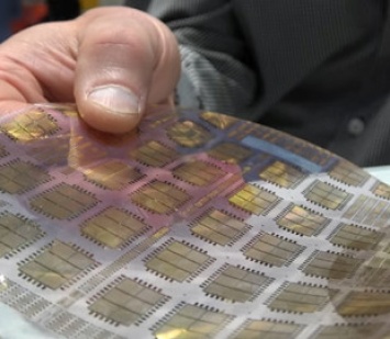 Дешевле некуда: как гибкий пластиковый микрочип создаст новый "интернет всего"