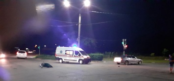 БМВ и скутер столкнулись на перекрестке в Новой Каховке