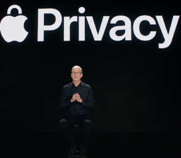 Эксперты ругают Apple за то, что пользователи iPhone не защищены от слежки