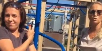 "Почему дети гуляют непонятно какие?": петербурженка прогнала с детской площадки ребенка-инвалида и попала на видео
