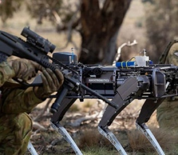 Разведка роем. Пентагон разрешит дронам и роботам воевать без контроля человека
