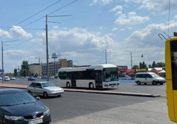 По Киеву начали ездить люксембургские автобусы-гибриды: их плюсы и минусы