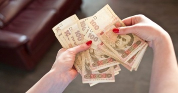 Реальная зарплата в Украине за год выросла на 13%: кто больше всего зарабатывает