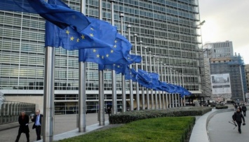 Еврокомиссия заключила второй контракт на производство лекарств против COVID-19