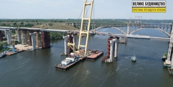 Берега Днепра в Запорожье соединили новым вантовым мостом