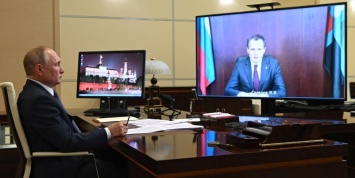 Путин положительно оценил работу Гладкова на должности врио главы Белгородской области