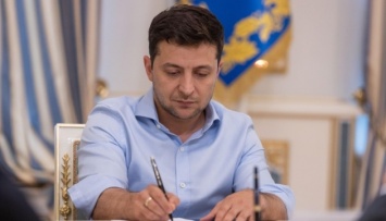 Зеленский подписал закон о платежных услугах - что он предусматривает