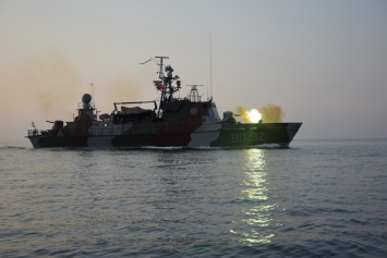 В Азовском море прошли учения ВСУ и пограничников. ФСБ России прислала корабль для наблюдения