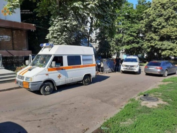 В Харькове бойцы ГСЧС обезвредили артиллерийский снаряд, - ФОТО