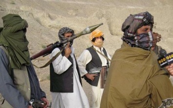 США разбомбили талибов в Афганистане, говорят о 200 убитых и уничтоженной технике